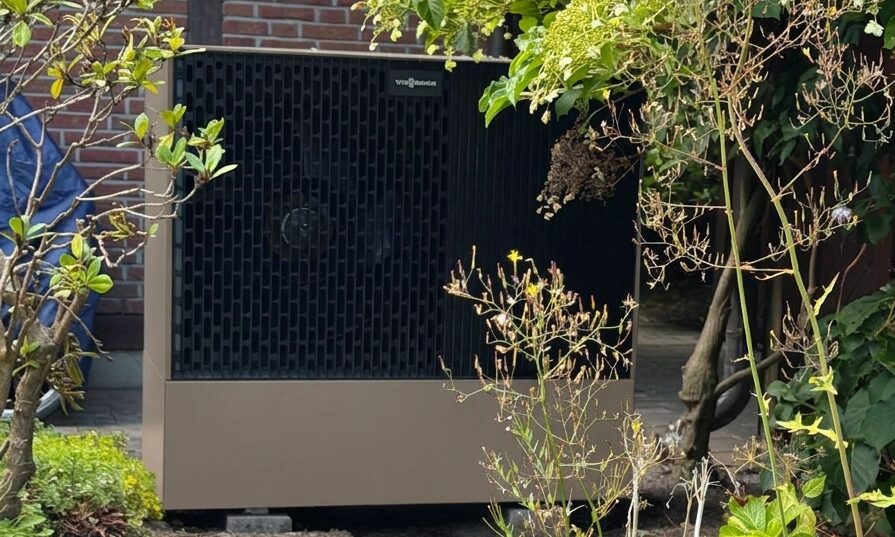 Wärmepumpe braun außen